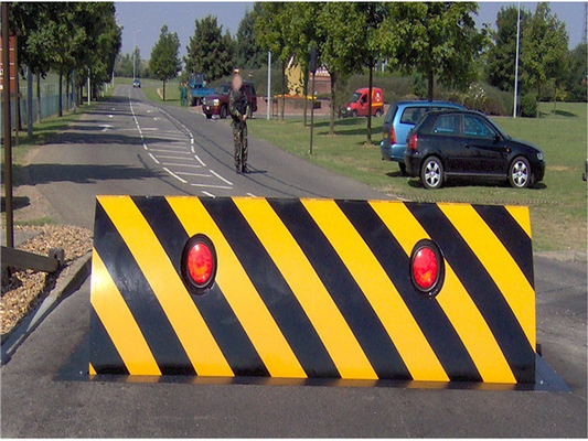 Anti-Terrorist Heavy Duty Security Pemblokir Jalan Otomatis Penuh Dengan Lampu LED