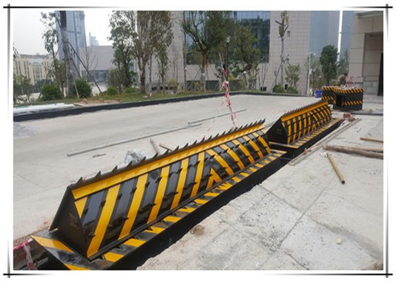 Hydraulic Road Blocker dengan 70T Loading Capacity PLC Control dan remote control untuk keamanan tinggi