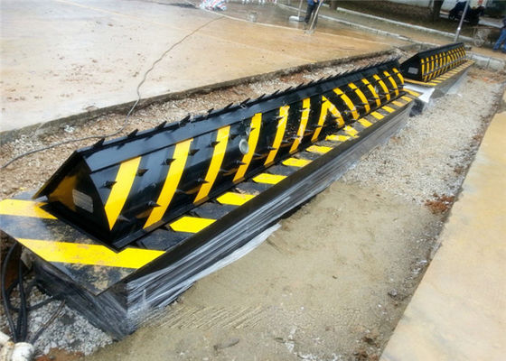 Pengendalian Kendaraan Otomatis Naik Electro Hydraulic Road Blocker dengan 70T Axis Loading PLC Control dan Remote Operation