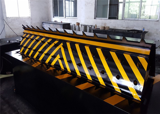 Tugas Berat Solusi Keamanan Hydraulic Road Blocker 300mm sampai 800mm Meninggi Tinggi